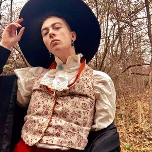 Meet your Posher, Alex